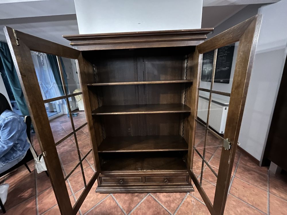 Sekretarzyk / Biblioteczka