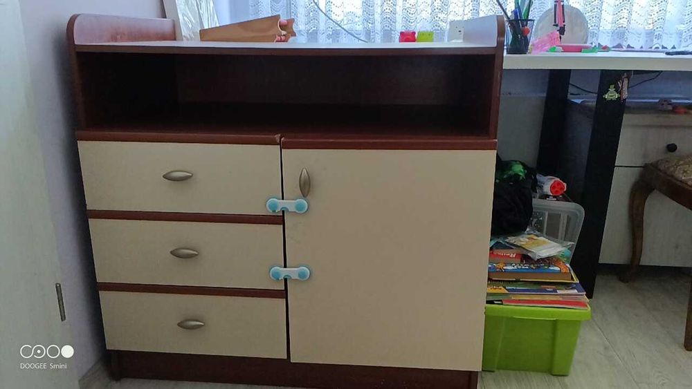 Komoda, szafka z przewijakiem.