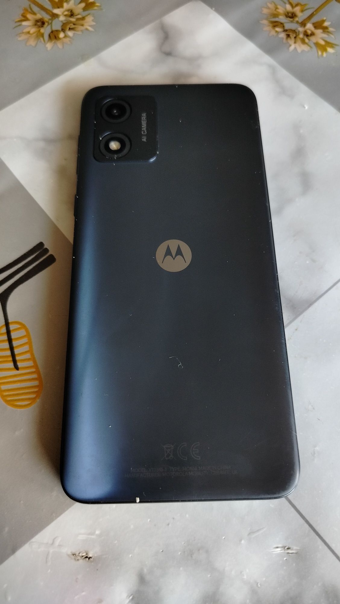 Motorola E13 telefon