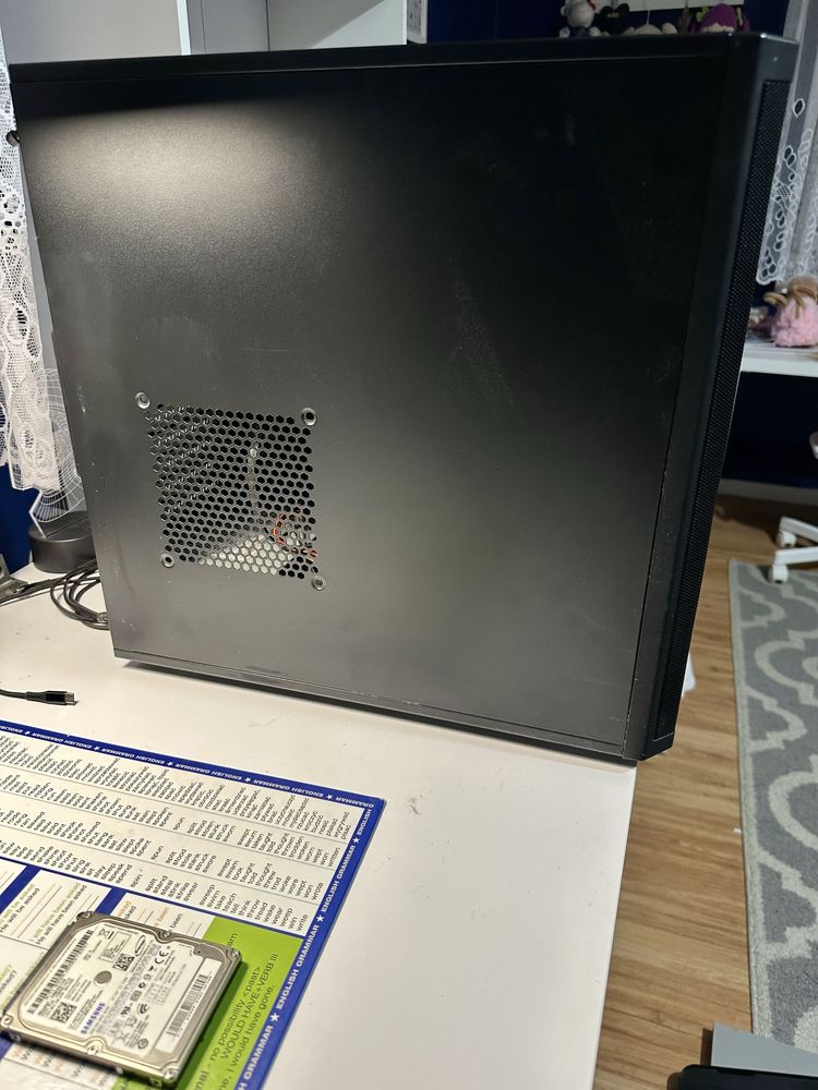 Obudowa komputerowaFractal Design Core 2300