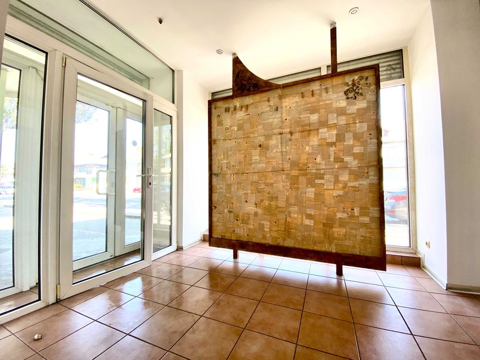 Комерційне дворівневе приміщення в центрі міста (вул. Перемоги).