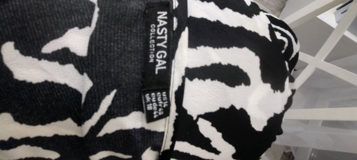 Nasty Gal Sukienka Maxi zebra xxxl 48