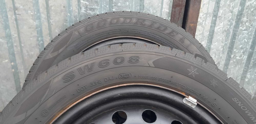 koła zimowe 195/60/15 Toyota Avensis Corolla E210 Prius Verso S 5x100