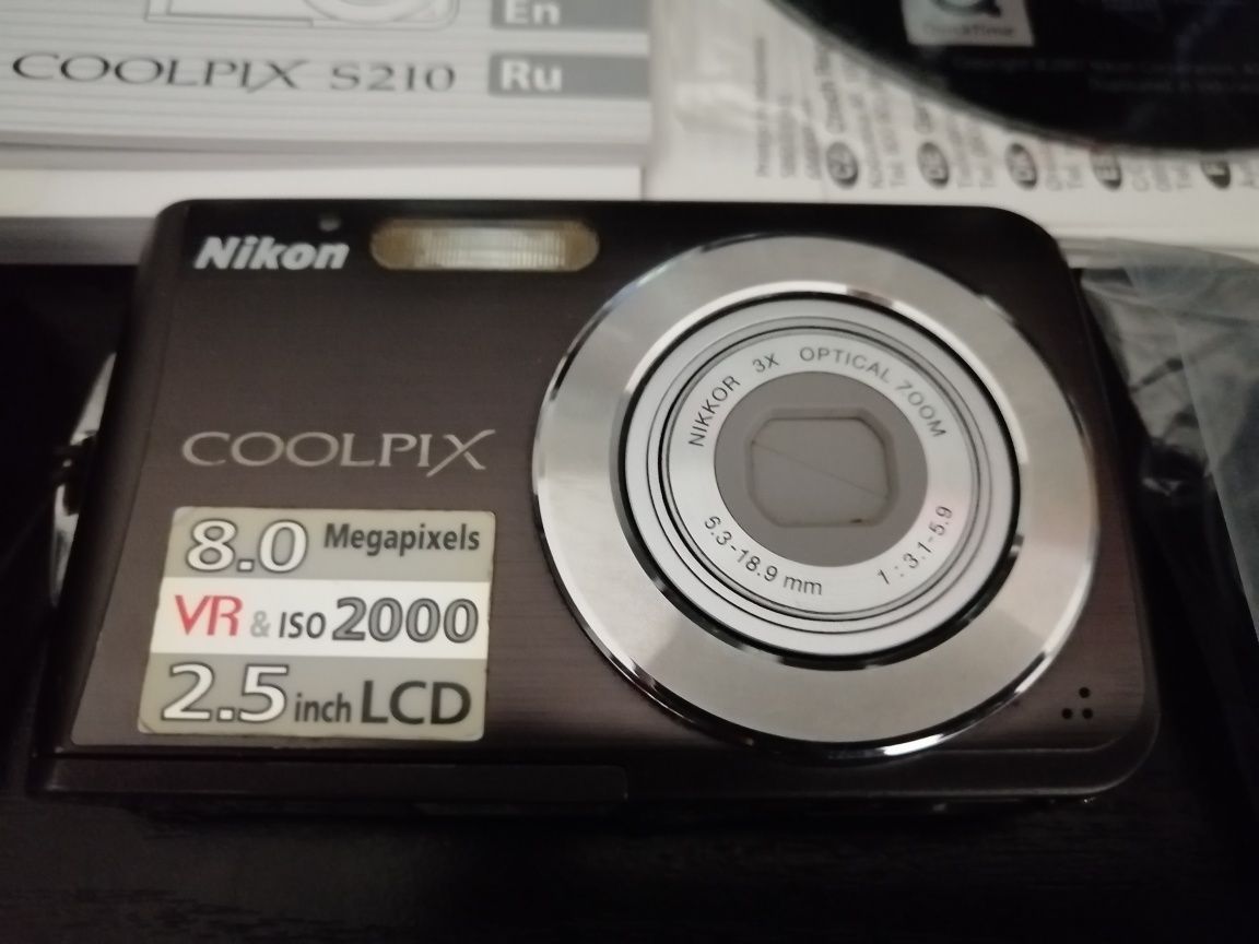 Фотоапарат Nikon coolpix s210.