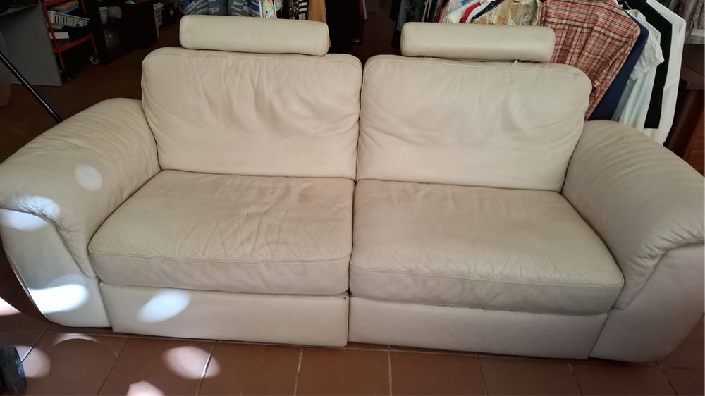 Sofa de 2 lugares, pele creme