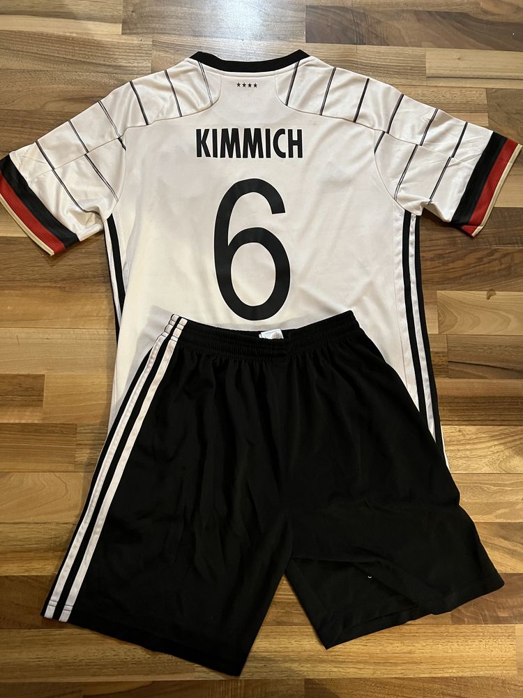 Футбольна форма збірної Германії: Kimmich