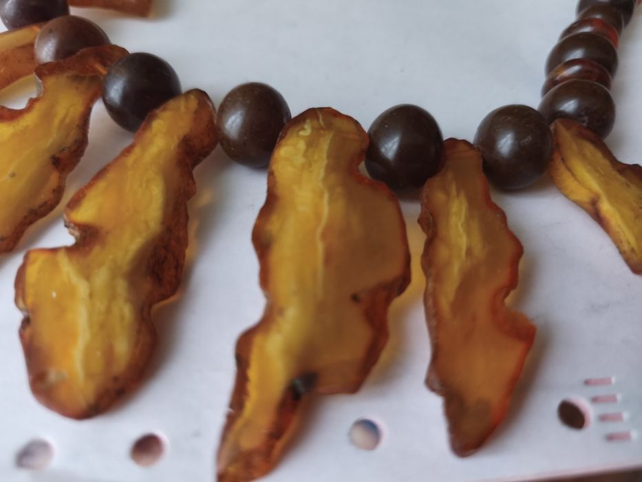 Янтарное ожирелье ( бусы)