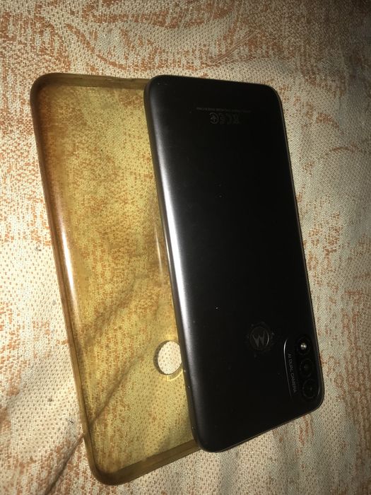 Продам Motorola E20