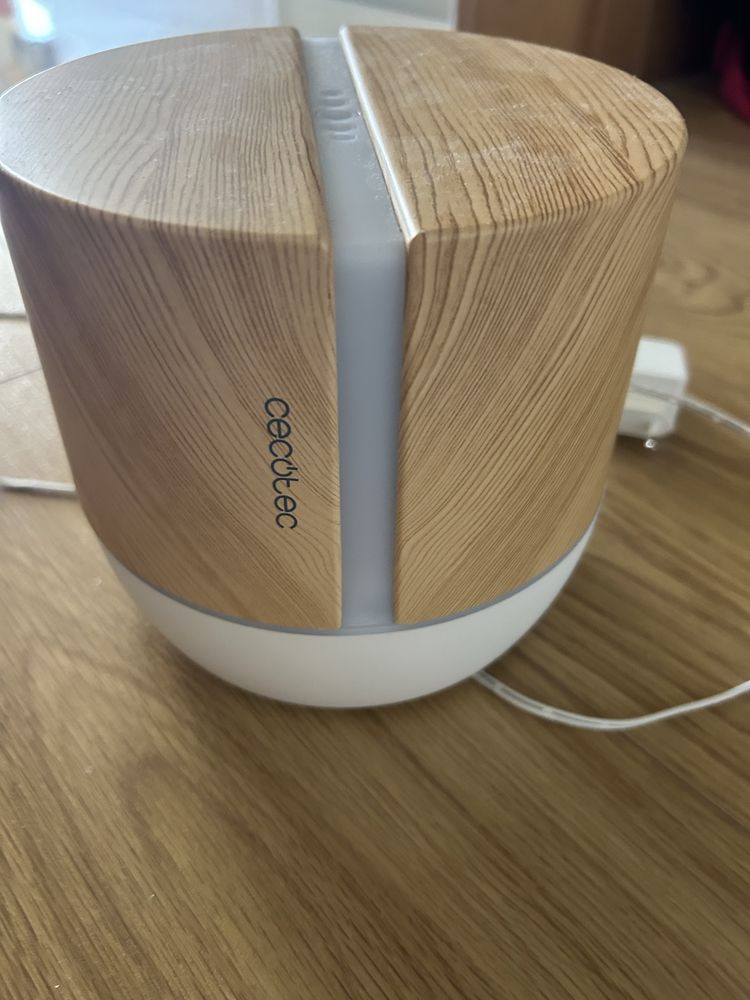 Ambientador Cecotec com oleos
