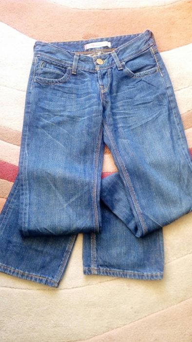 Nowe Levisy jeansy W26