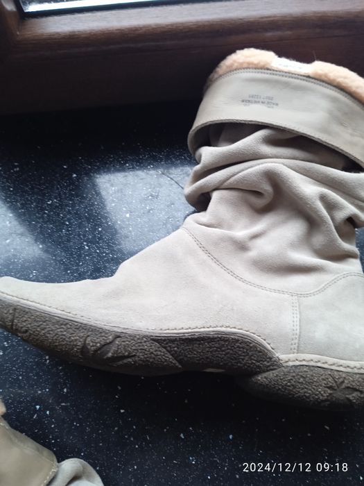 Ботинки зима  мех 41р-р GLARKS 500грн нат кожа