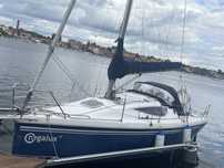 Jacht MAXUS 28 z silnikiem YAMAHA 20 KM