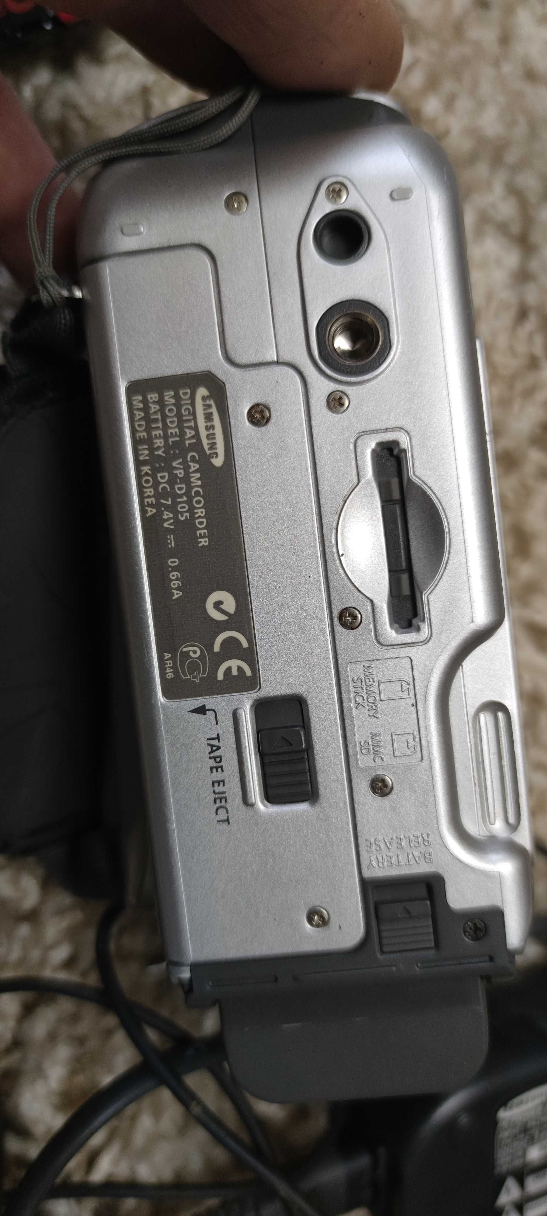 Видеокамера Samsung VP-D10S.