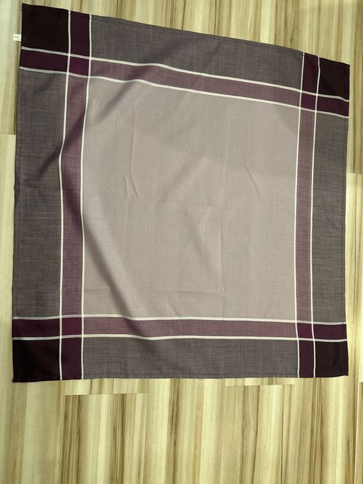 Kwadratowa serweta na stół