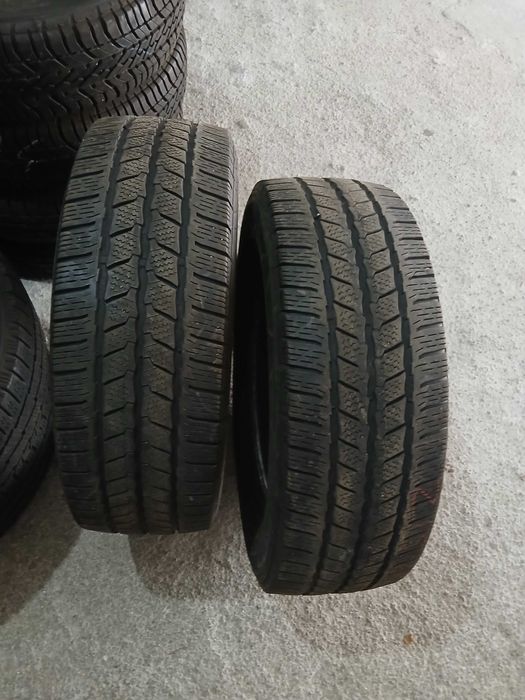 4 pneus 215/65R16 C Continental e Michelin