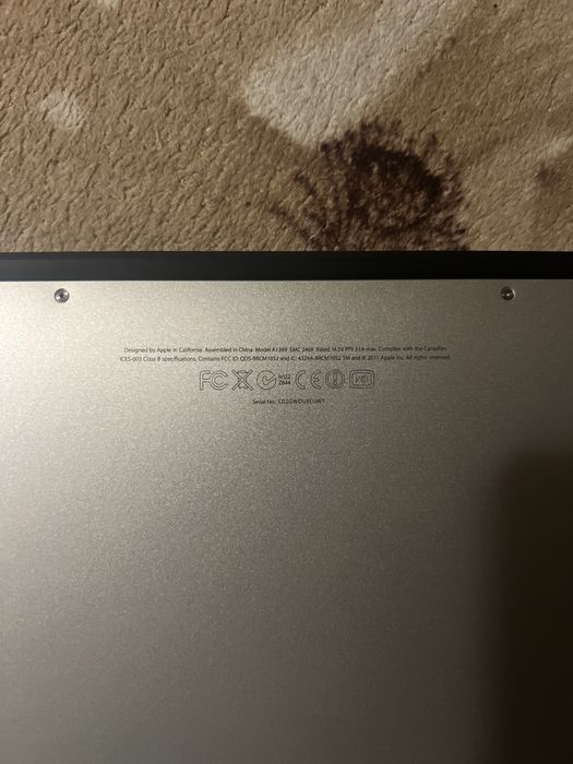 Макбук аір 2011 в харошом состояниї