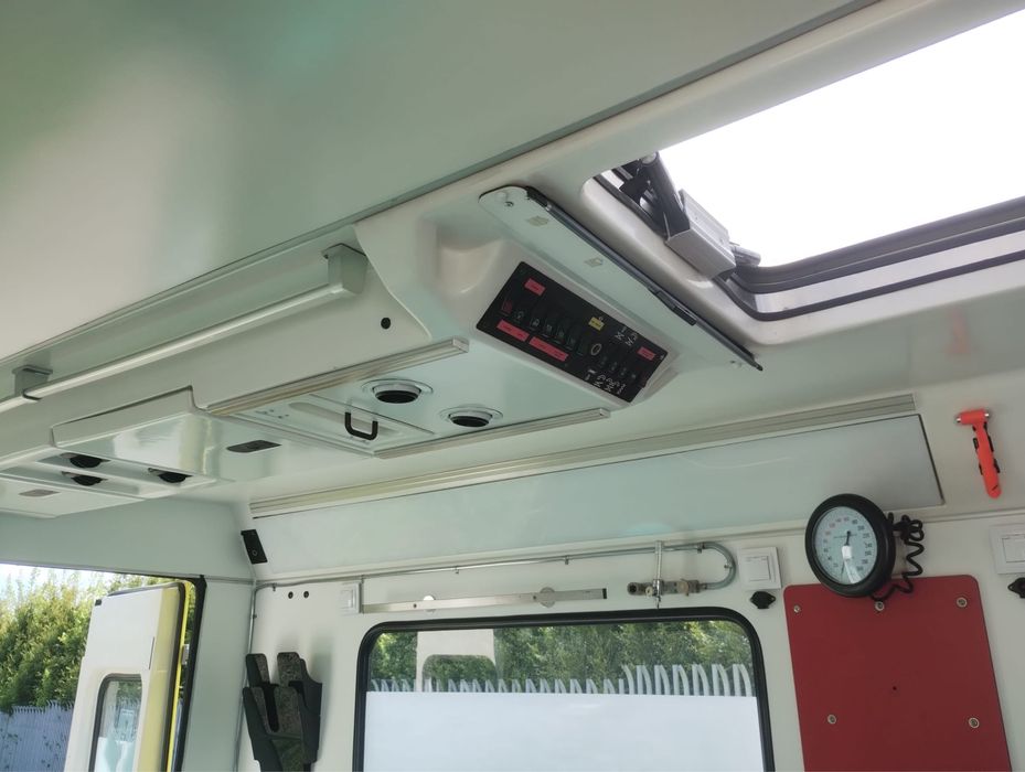 Karetka  Ambulans Kamper, mobilny warsztat