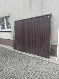 Brama garażowa kolor ciemny brąz