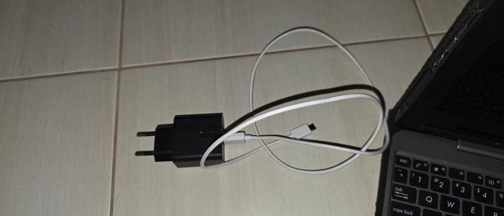 Asus t101HA odpinany dotykowy ekran 2w1 tablet netbook, jedyny wind 11