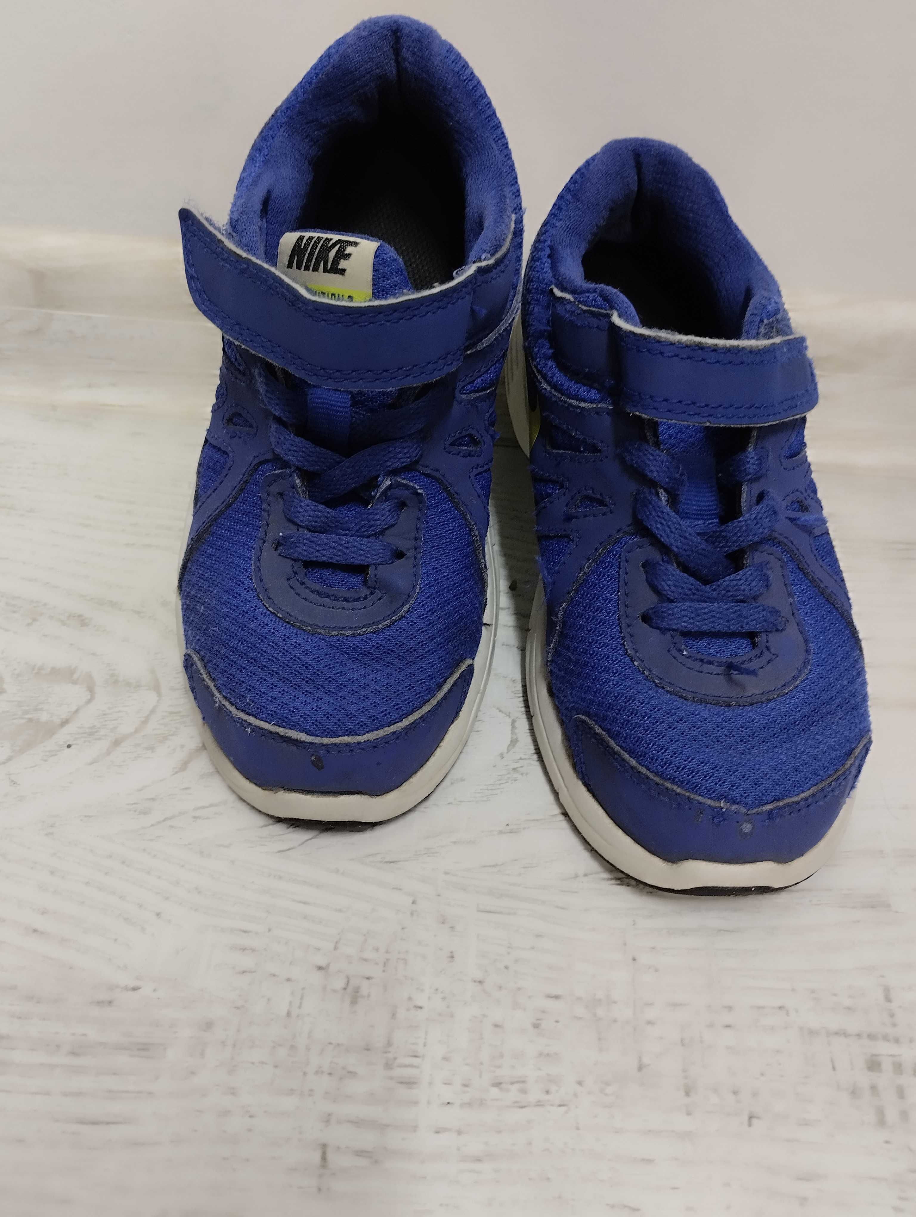 Nike оригінал кросівки кроссовки красовки  на хлопчика 28 розмір 18 см