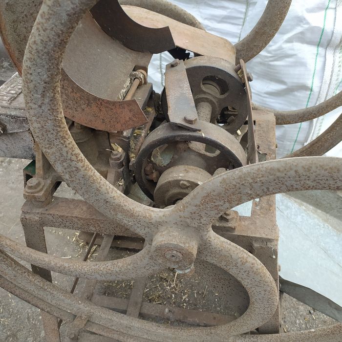 Січкарня ,для соломи та стебел кукурудзи ,виготовлення кормів,шредер