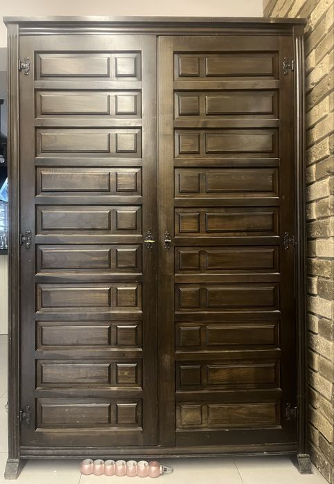 Drewniana szafa kolonialna z lat 50-tych