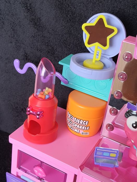 Мебель стол зеркало для кукол Барби Barbie Extra