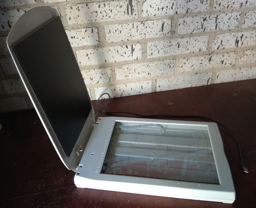 Продам сканер MUSTEK 1200 UB Plus