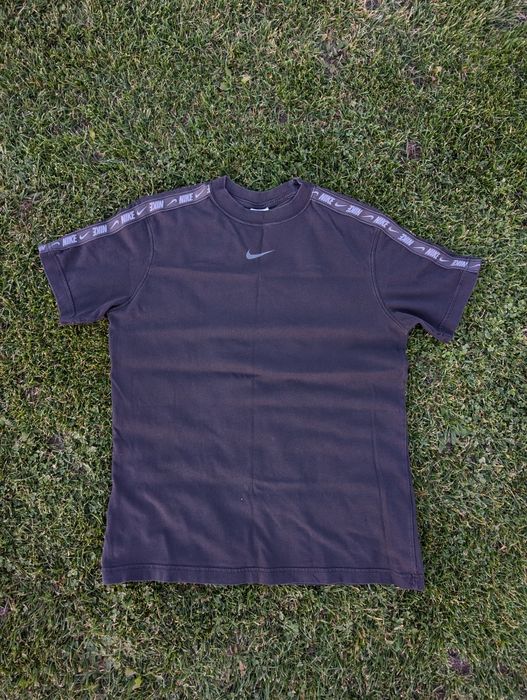 Футболка Nike з лампасами S