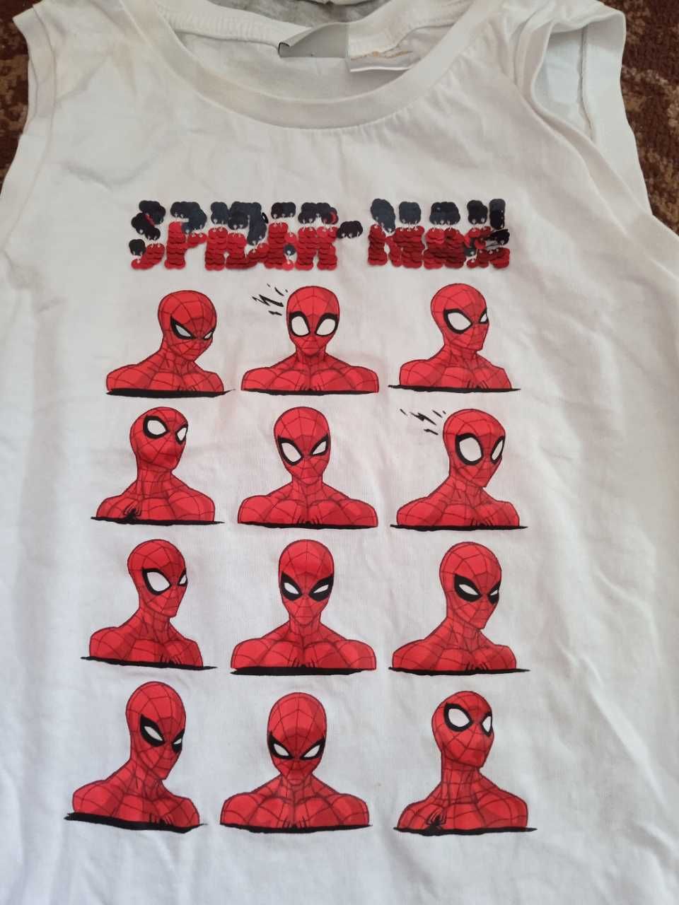 Zestaw 4 bluzek bez rękawków w rozmiarze 104-110 spiderman, psi patrol