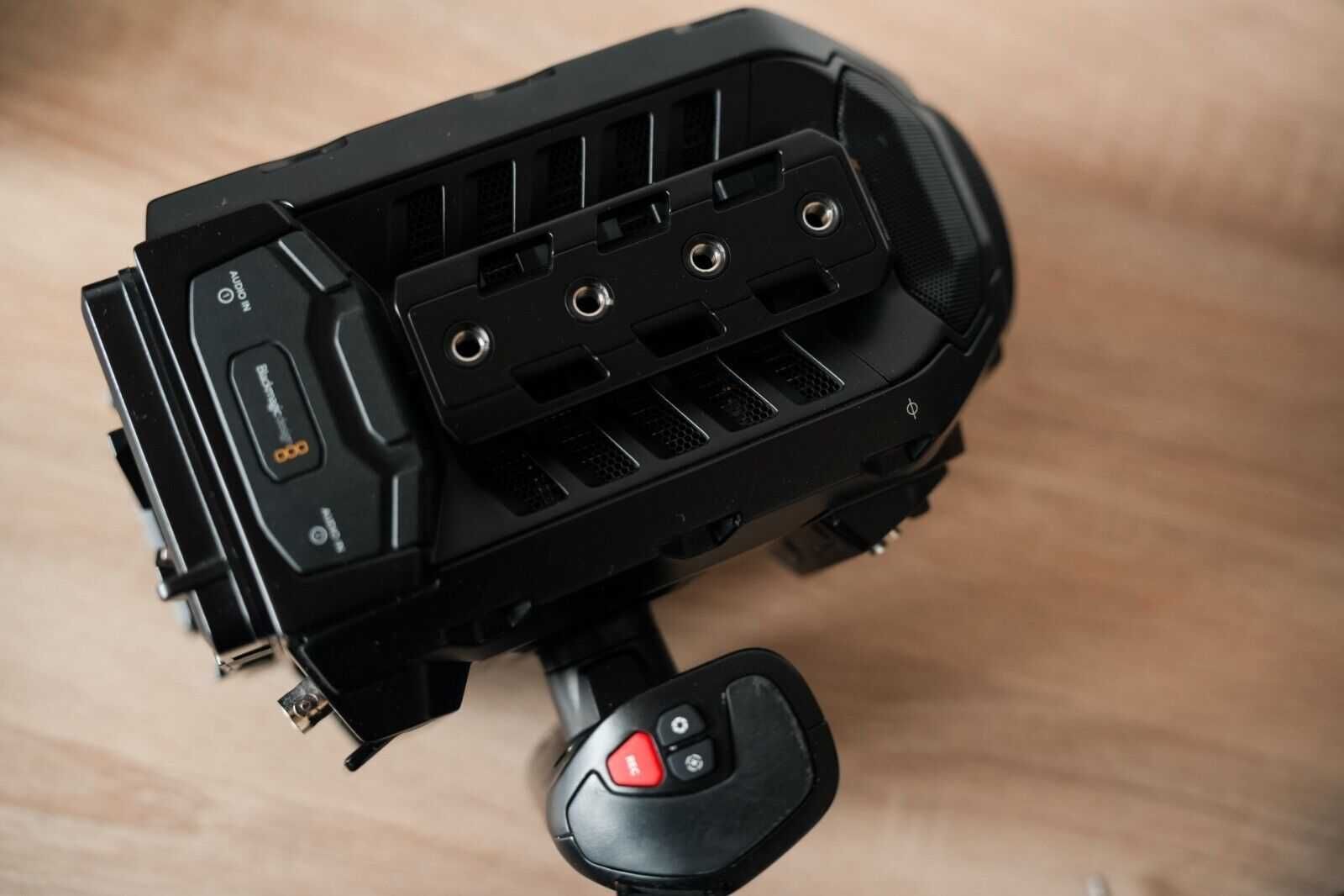 Blackmagic Ursa Mini 4.6K EF –BODY JAK NOWA w doskonałym stanie