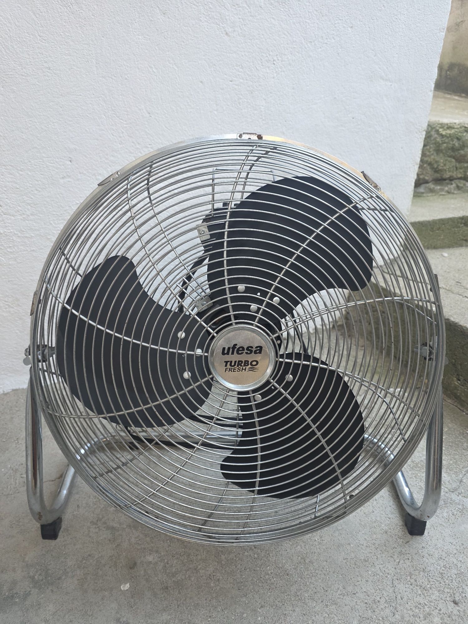 Ventoinha de chão  UFESA