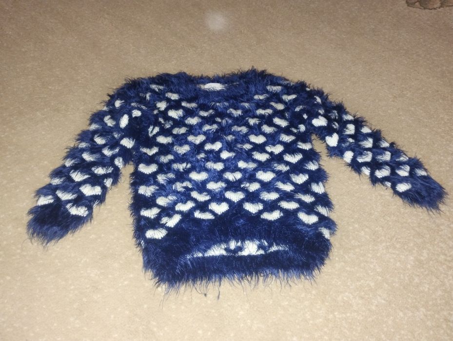 Sweterek dziewczęcy rozmiar 104 nowy bez metki