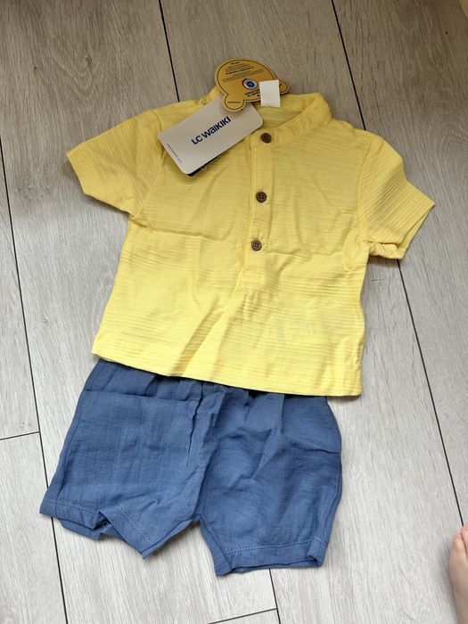 Новий дитячий костюм LC WAIKIKI