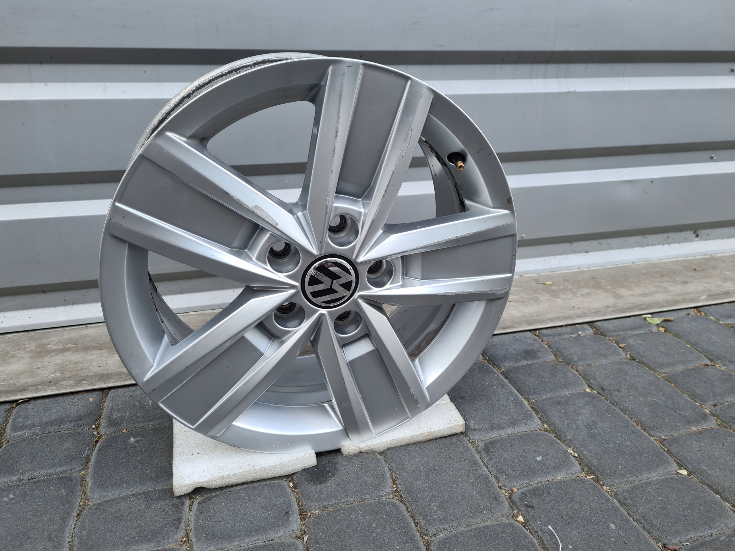 ORYGINALNA Felga Volkswagen 17" 7,0" ET 55 5x120 7E0.601.025.P T5