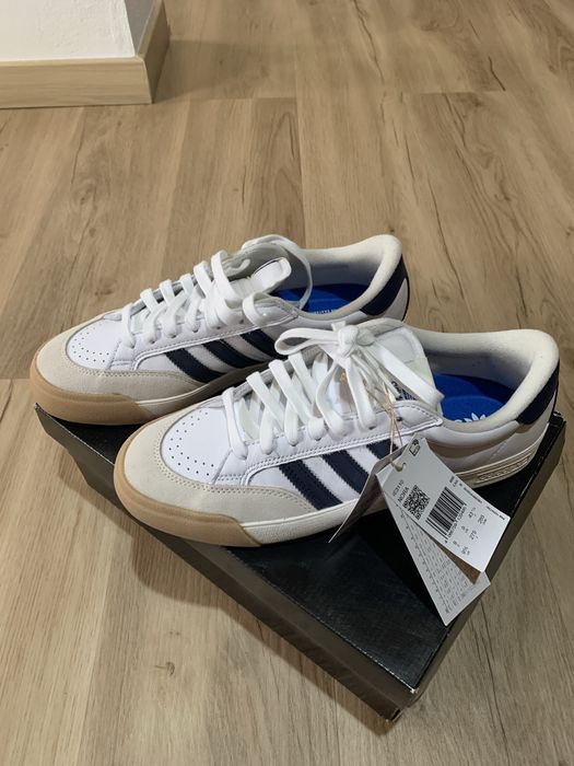 Adidas Nora (pro model da skater Nora Vasconcellos)