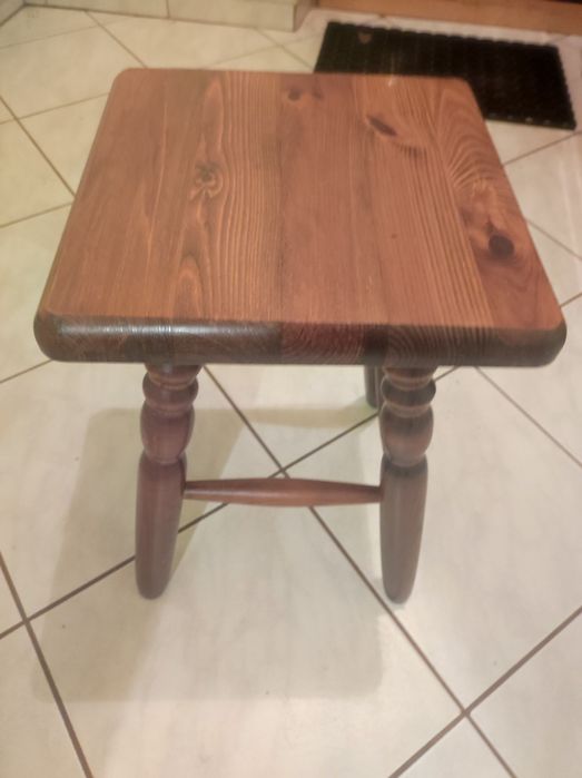 Taboret drewniany brązowy 30x30x45h
