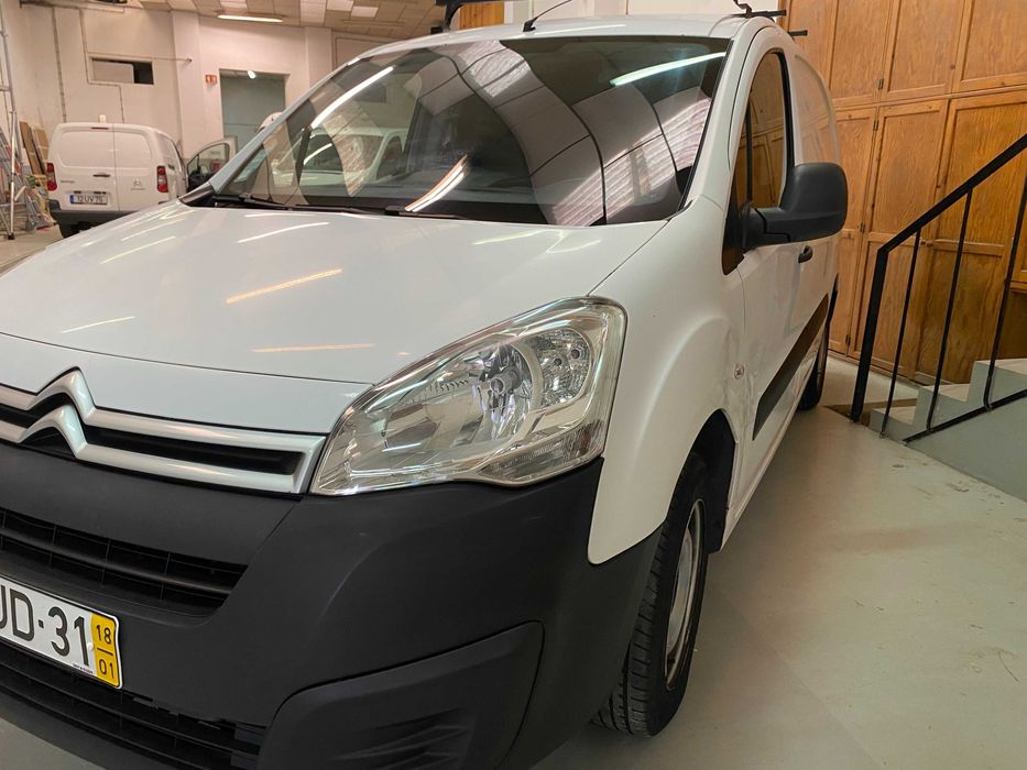 Berlingo 3 Lugares Iva dedutível