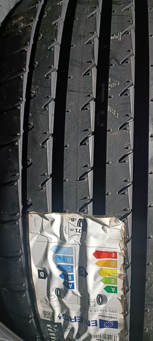 Pneus  205/55/16 novos