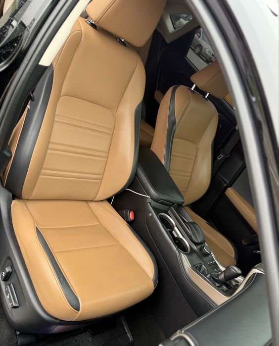 Автомобіль Lexus NX 200T