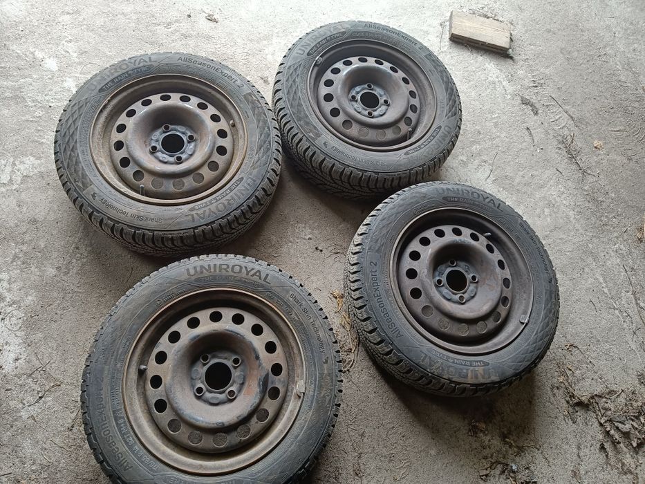 175/65/14 opony Uniroyal z felgami.