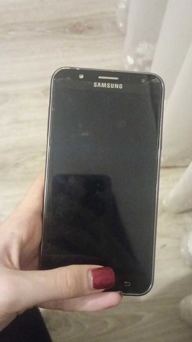Телефон Samsung Galaxy G7