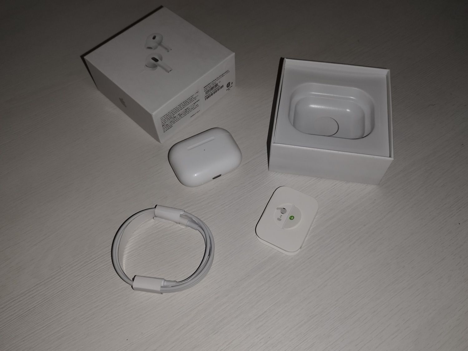 Airpods pro 2 з шумоподавленям