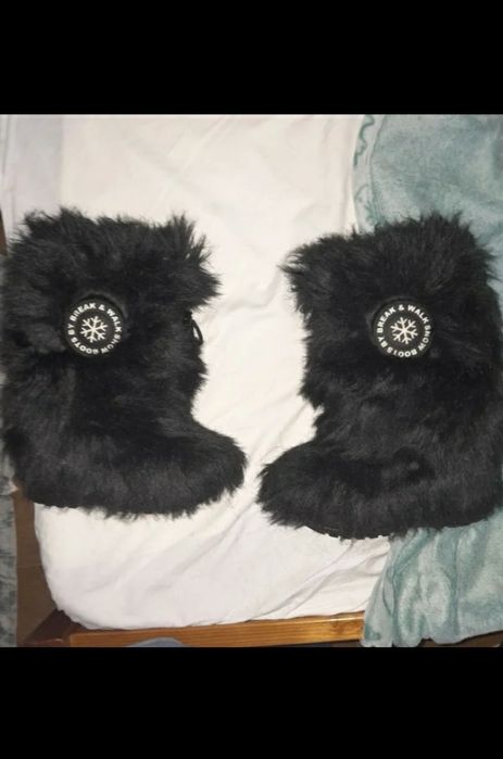 Botas de inverno com pêlo Novas 15€
