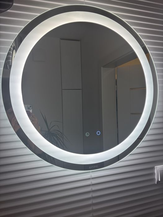 Lustro LED RUKE  – rok używane, świetny stan