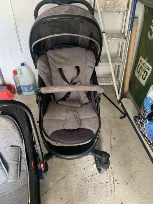 Carrinho de bebé novo