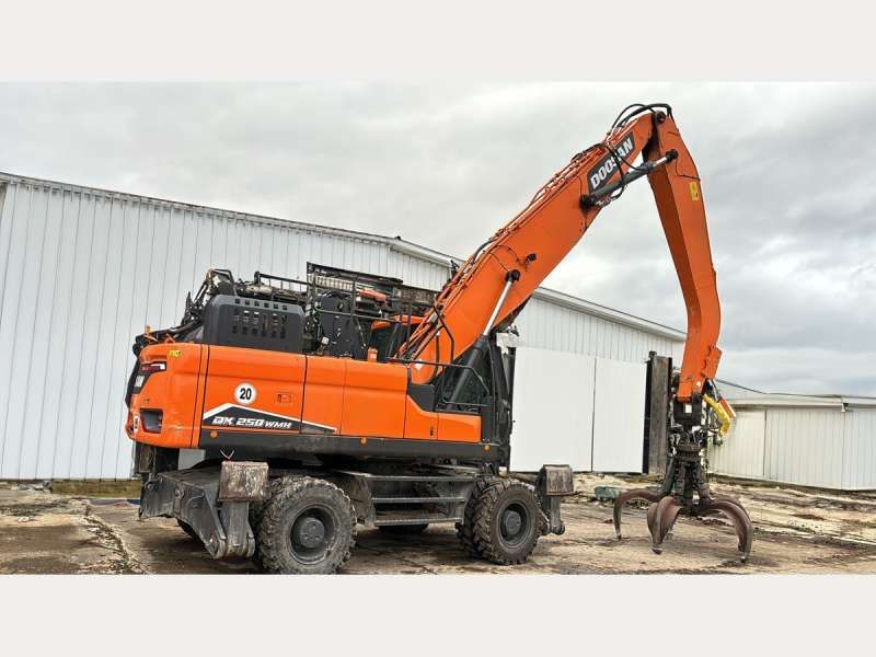 Escavadora Com Rodas DOOSAN DX250WMH-7
