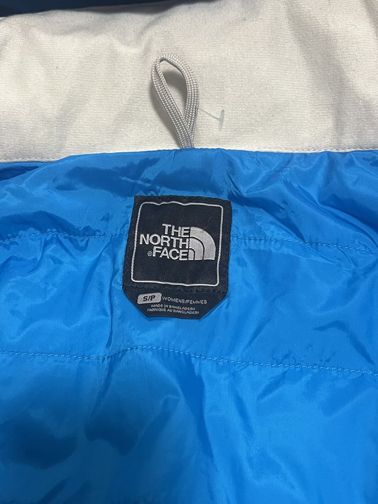 Вітровка The North Face HyVent жіноча