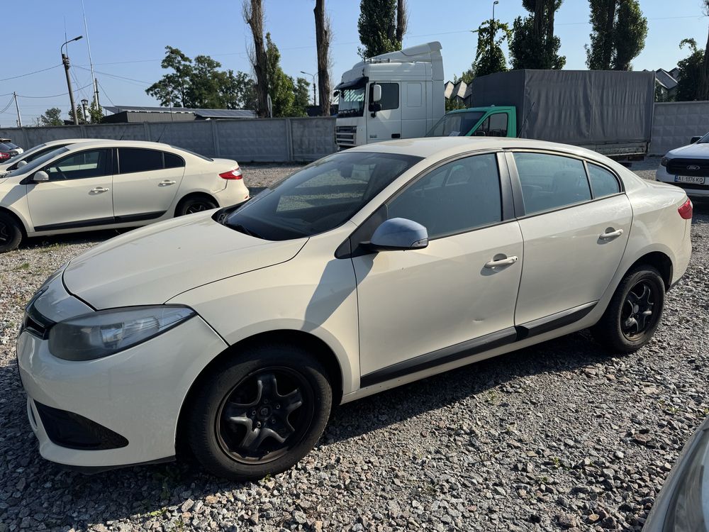 Авто Renault Fluence 2015