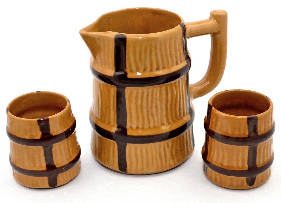 Dzbanek ceramiczny miodowy plus dwa kubki PRL